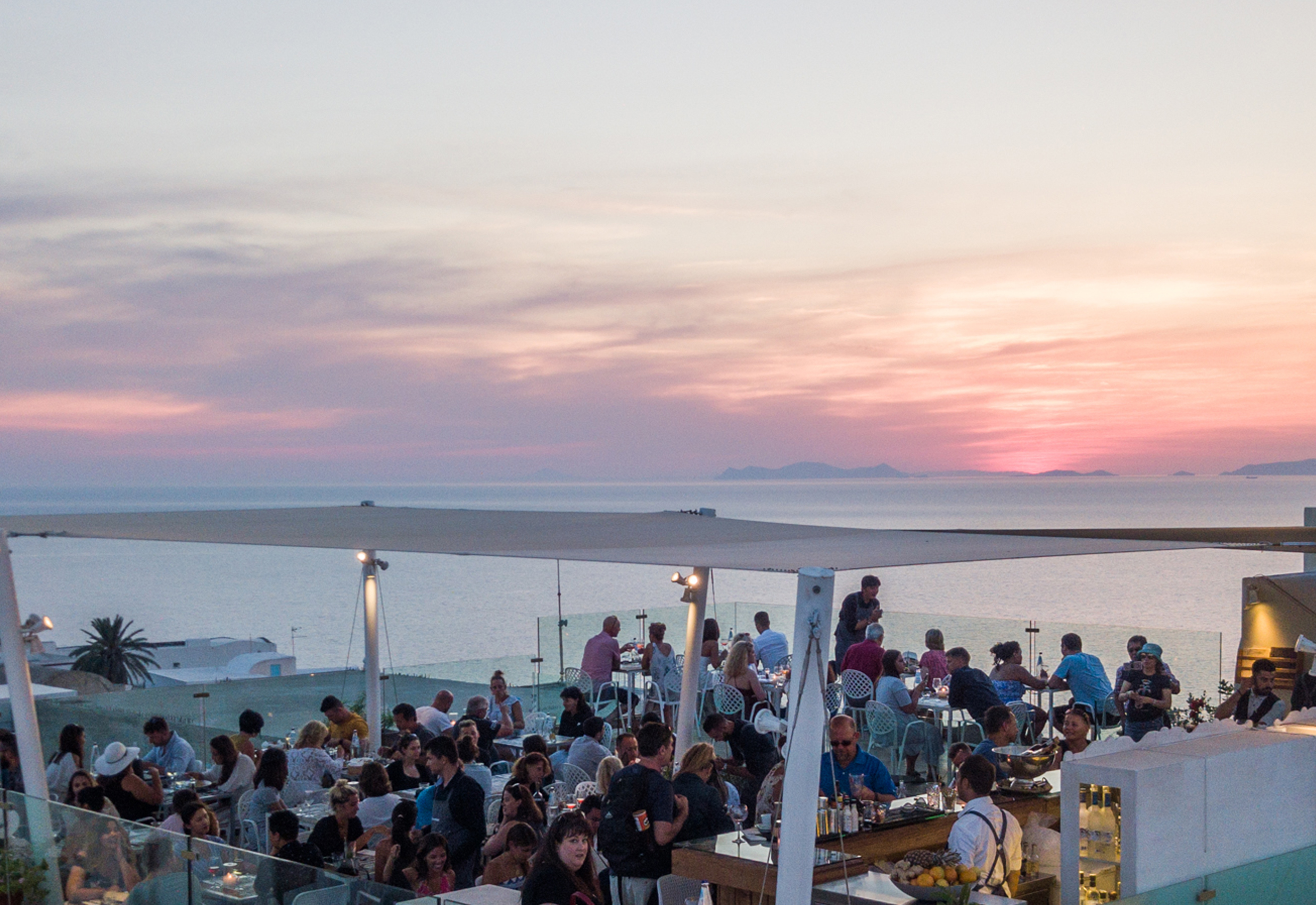 Sunset Bar Oia Gefsis