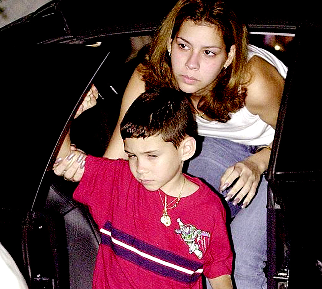 April 25, 2000 A hot potato named Elian The Elian Gonzalez saga(04)