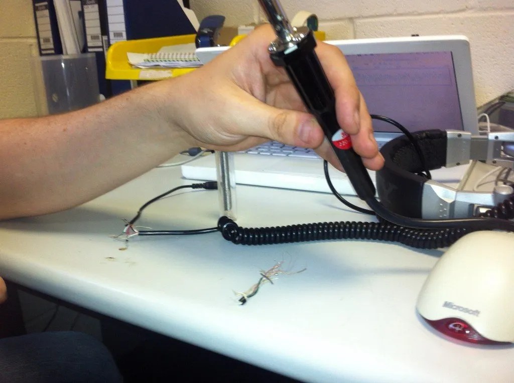 How to repair Sony MDR v700 headphones