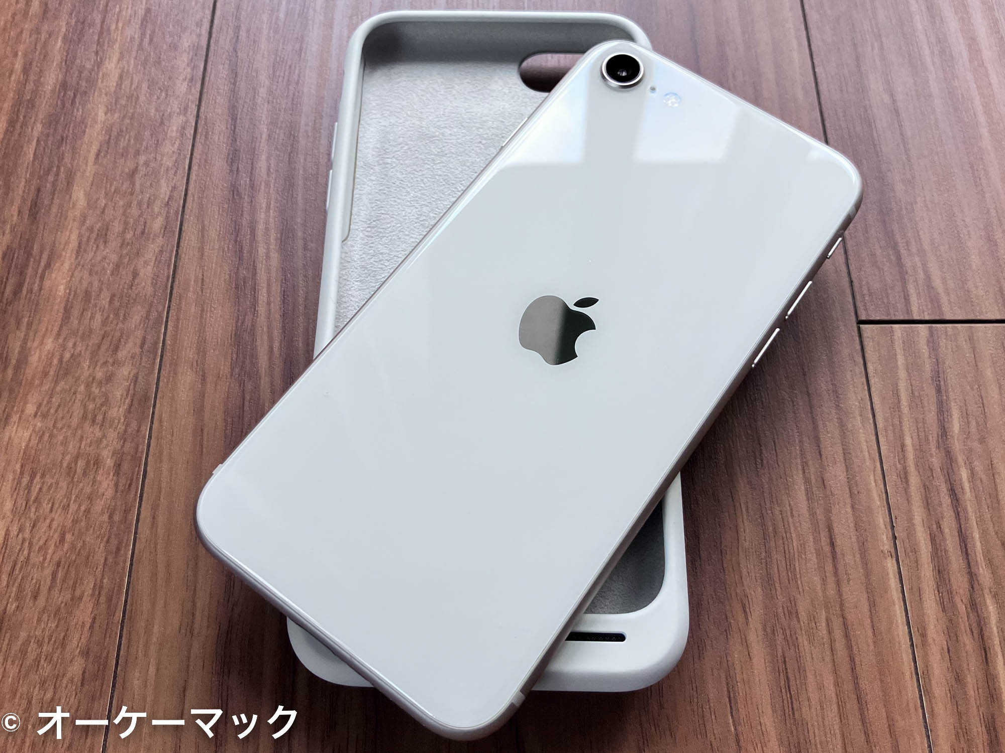 iPhone 7 Smart Battery CaseはiPhone SE (第3世代)でも利用可能 オーケーマック