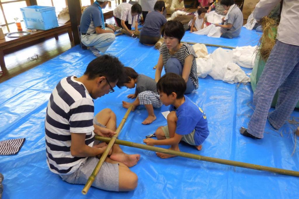 昔ながらの稲作体験「かかし作り」を実施しました。｜新着情報｜水とみどりの森の駅｜岡崎おでかけナビ 岡崎市観光協会公式サイト