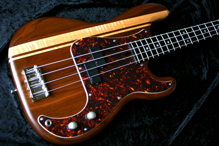 Basses ok custom design Custom Electric Bass Guitars