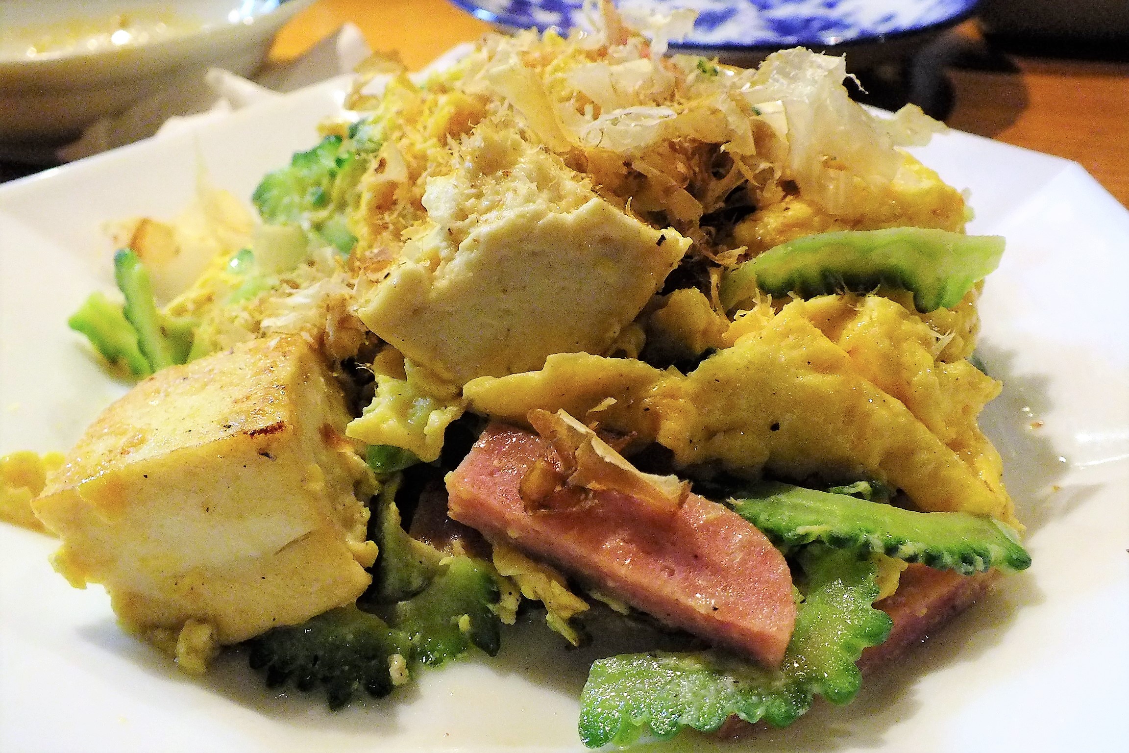 沖縄に来たらこれだけは食べておきたい！おすすめの沖縄郷土料理を紹介 沖縄なう