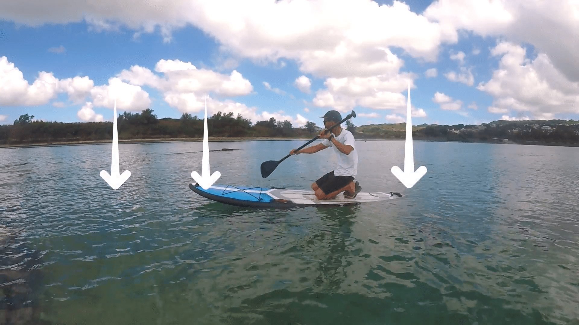 サップサーフィン初心者が最初にテイクオフするにはニーパドル？サップサーフィン上達のコツとは？？ 沖縄SUP(サップ)プライベートツアー専門店