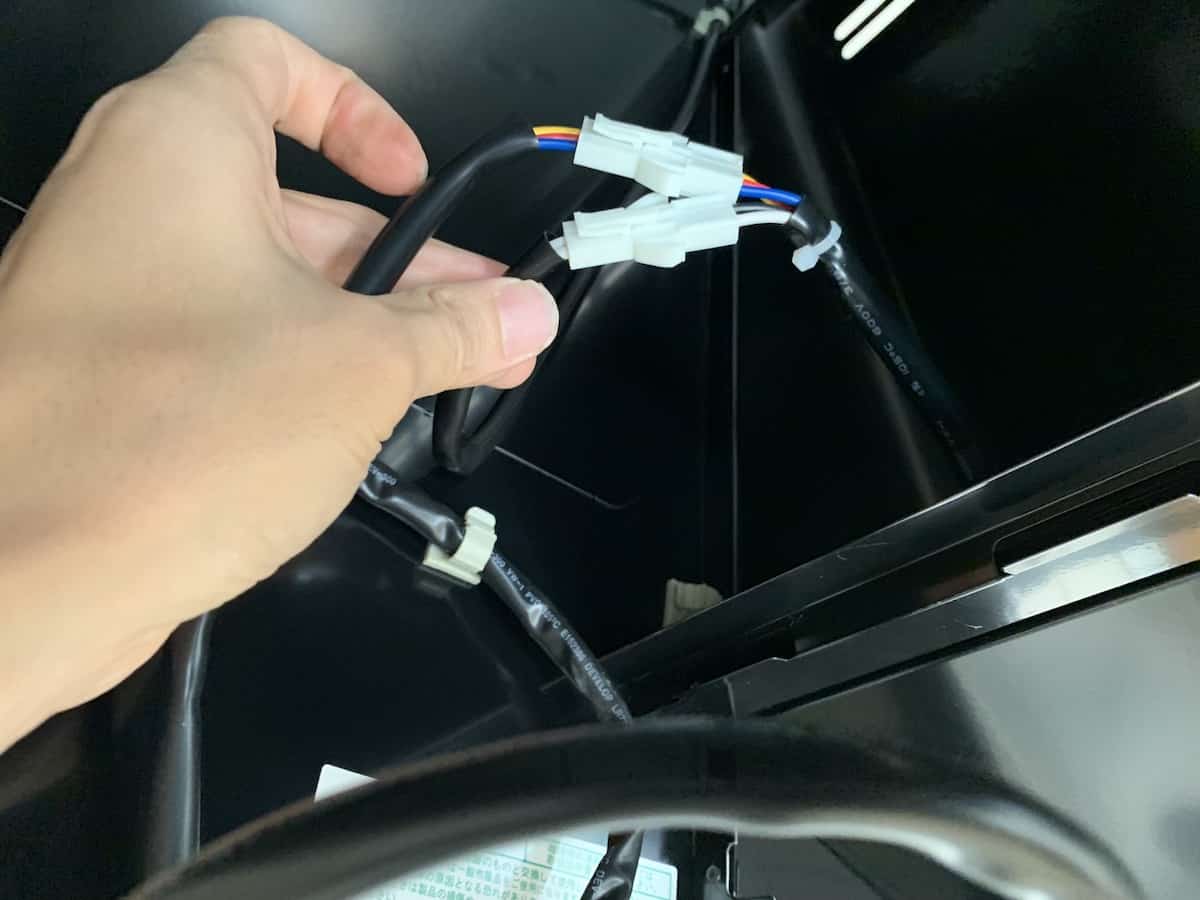 キッチンのレンジフードと換気扇をDIYで交換・取り付けする方法 金のなる木で大家生活