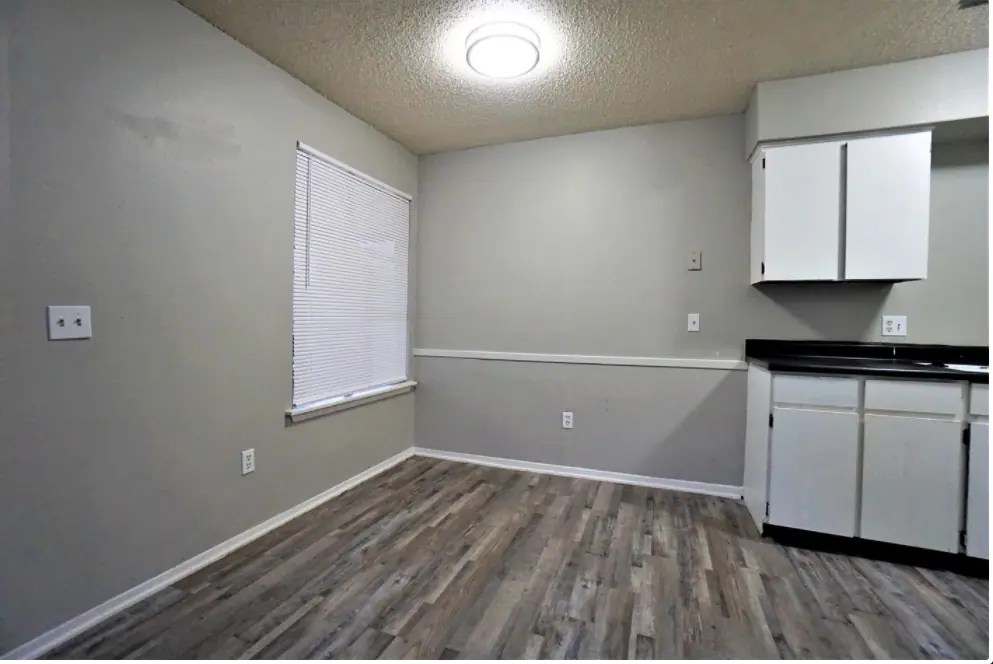 55 N Ranchwood Blvd, Yukon, OK 73099 Oklahoma Red Door Property