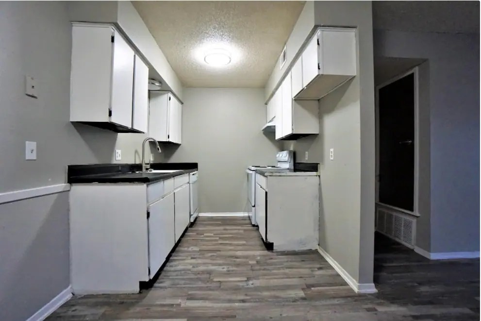 55 N Ranchwood Blvd, Yukon, OK 73099 Oklahoma Red Door Property