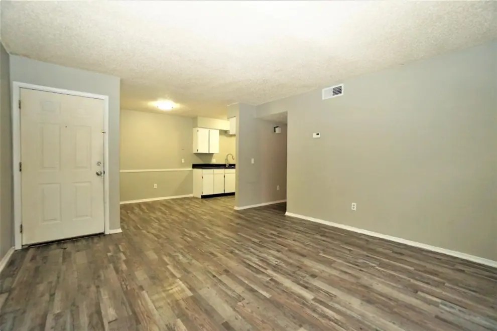 55 N Ranchwood Blvd, Yukon, OK 73099 Oklahoma Red Door Property