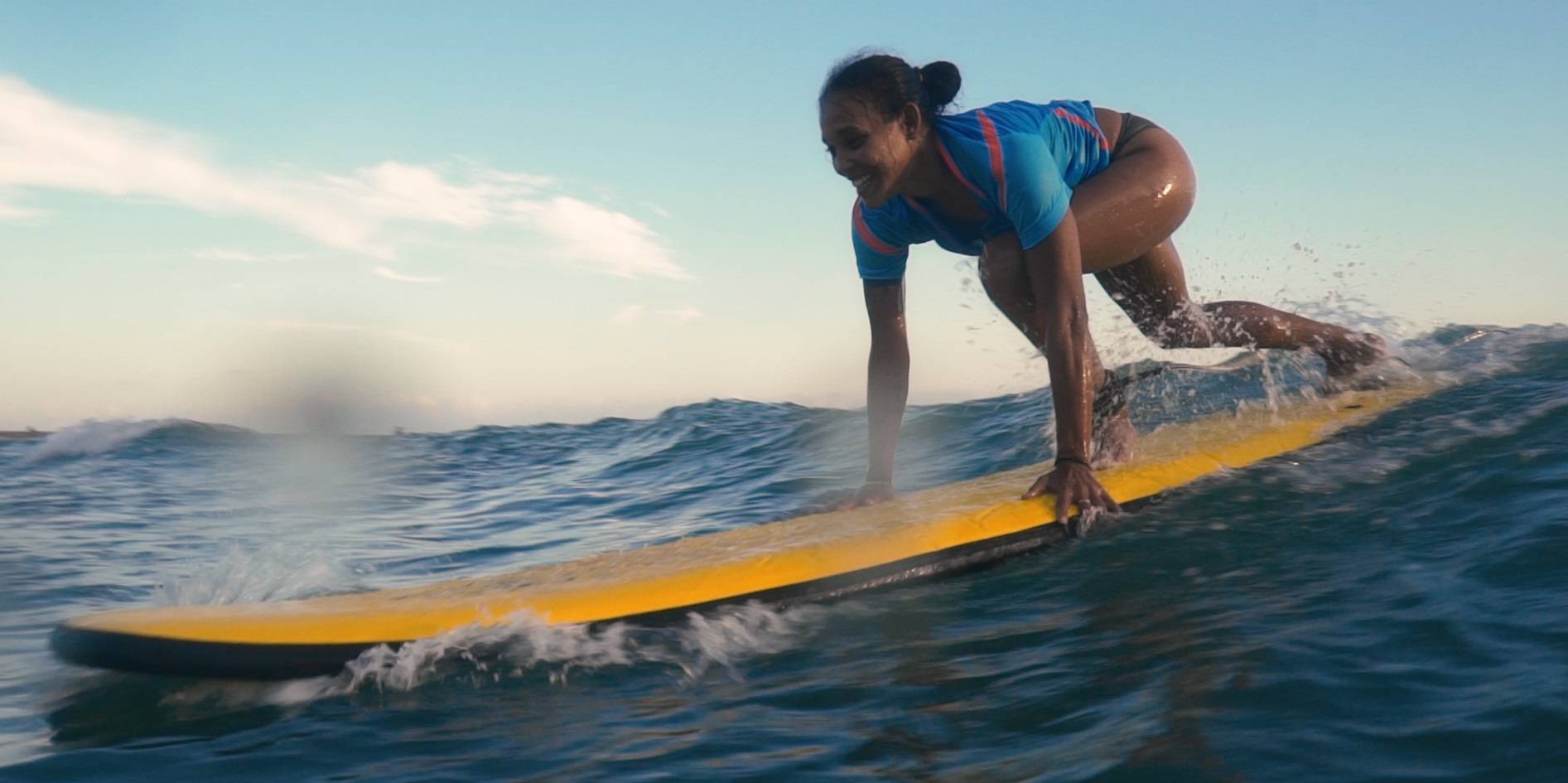 La surfista de Jamaica que está transformando las vidas de las mujeres