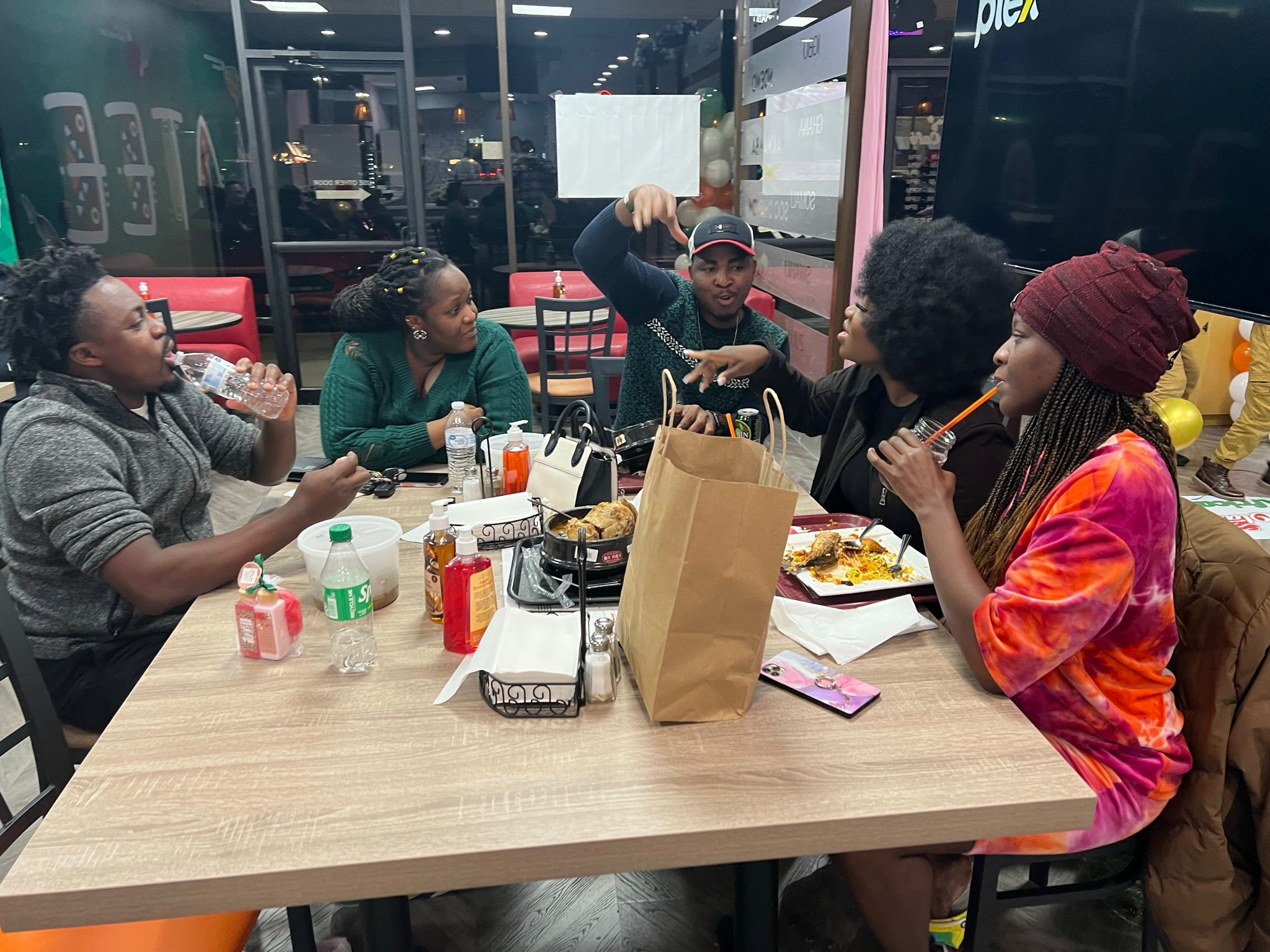 Lounge & Bar Olatee African Cafe