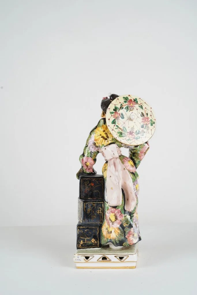 Italian Porcelain Statue kode 18.263