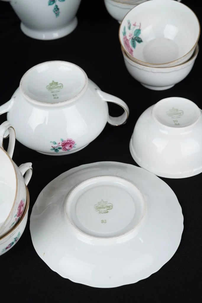 English porcelain tea set kode 28.131