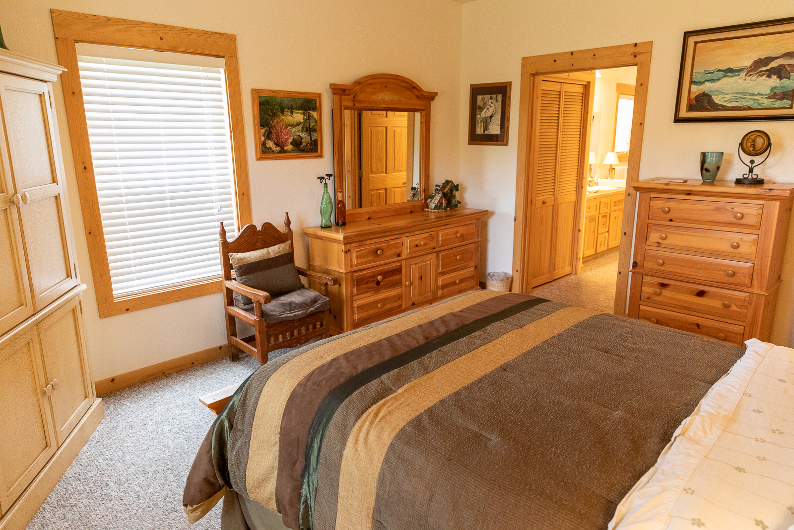 Old Bridge House Cabin rental Lewiston Ca