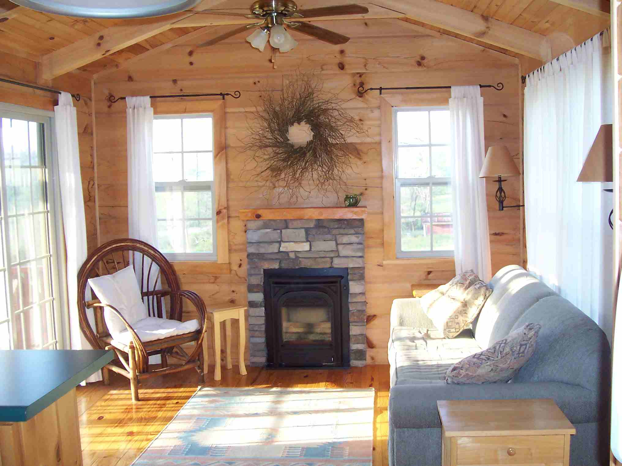 Cabin in the Meadow • Clear Creek Cabins A Country Retreat