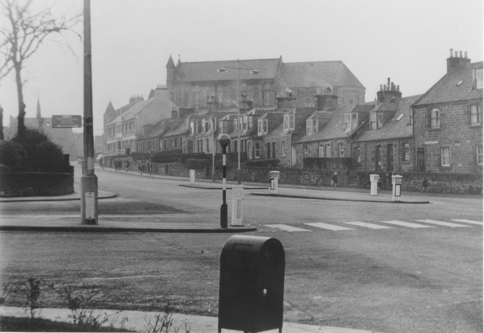 Sinclair Gardens roundabout Old Dunfermline
