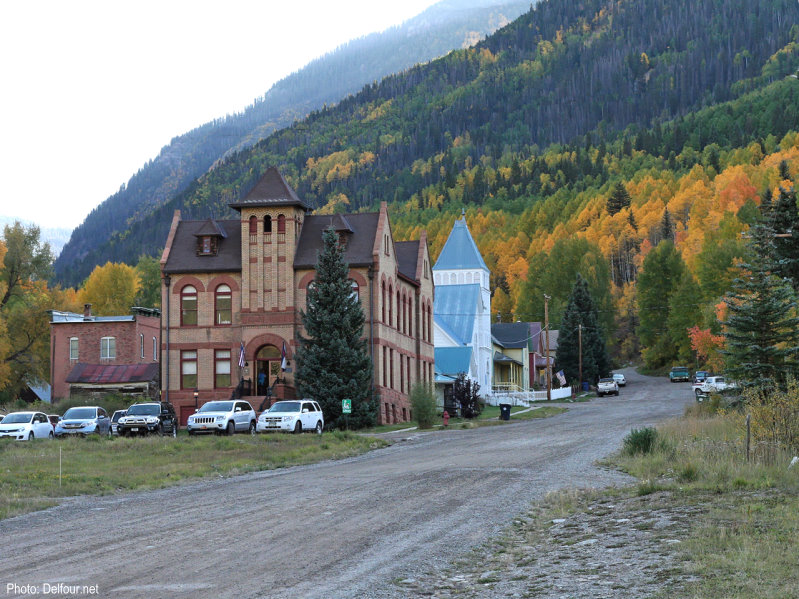 Tour Western Colorado Without a Car & Get Discounted Tickets