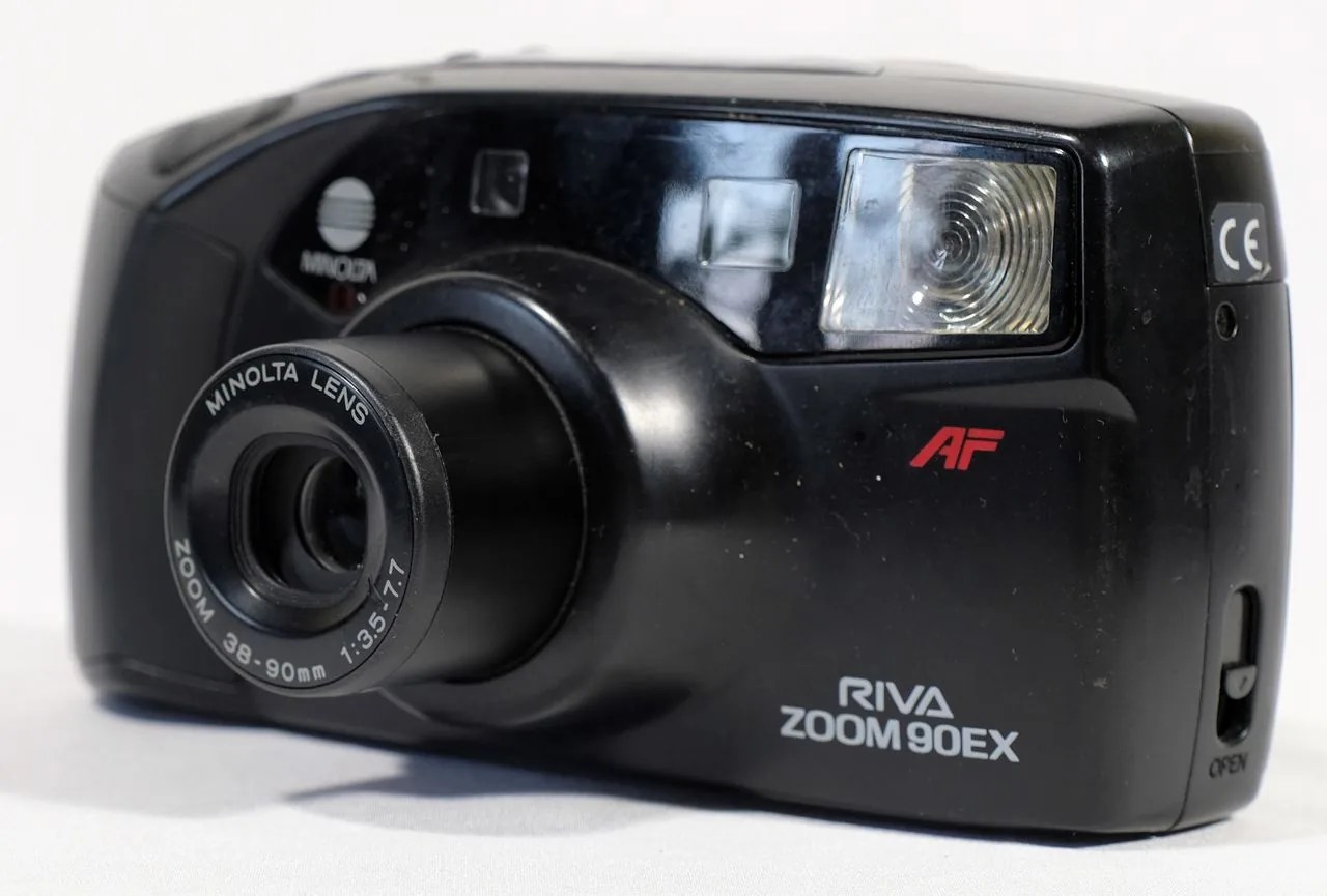 Minolta RIVA zoom 90 EX