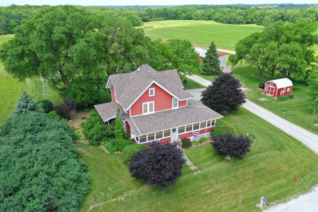 c.1910 Home Sweet Home Farmhouse 1.63 Acres Surrounded by Farmland in