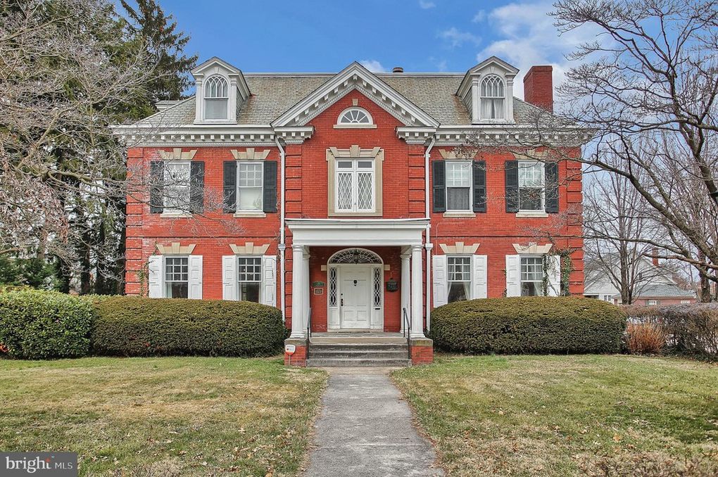 This Year 1900 York, Pennsylvania Short Brick Federal Style Home Sale $299,000 Short