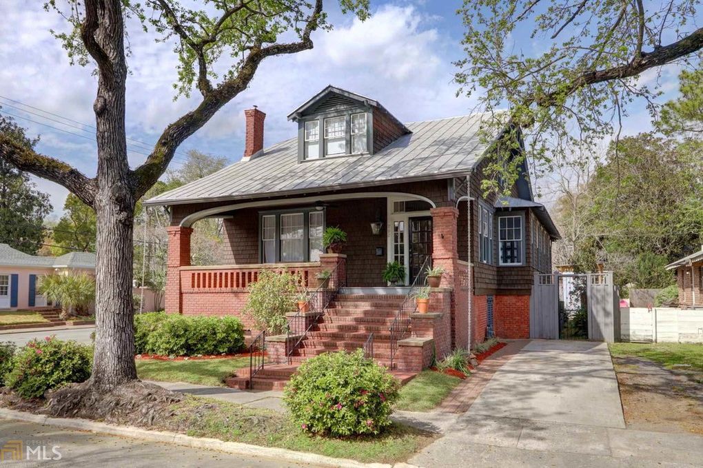 c.1930 Bungalow Home Completely Renovated And Movein Ready in Savannah