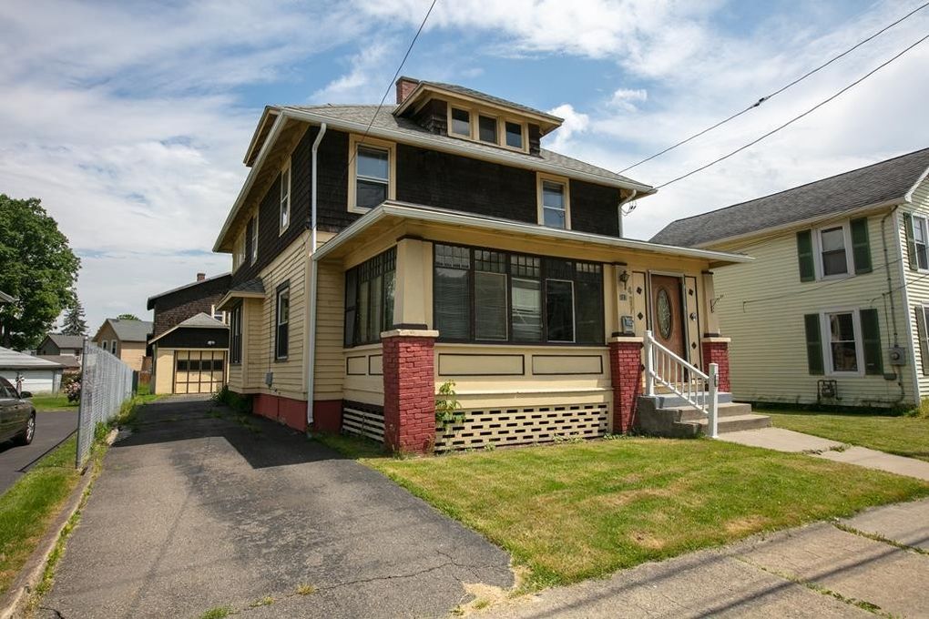 Under 100k Sunday c.1900 MultiFamily Foursquare With Details Intact