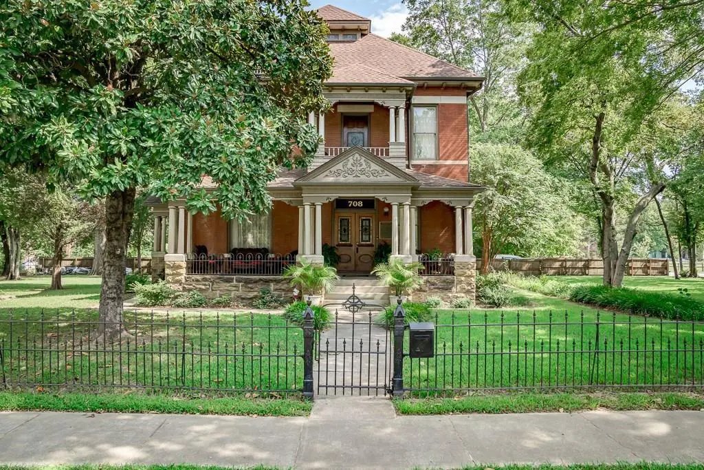c.1895 Historic Brick Victorian Home For Sale on NRHP Haunted? Fort