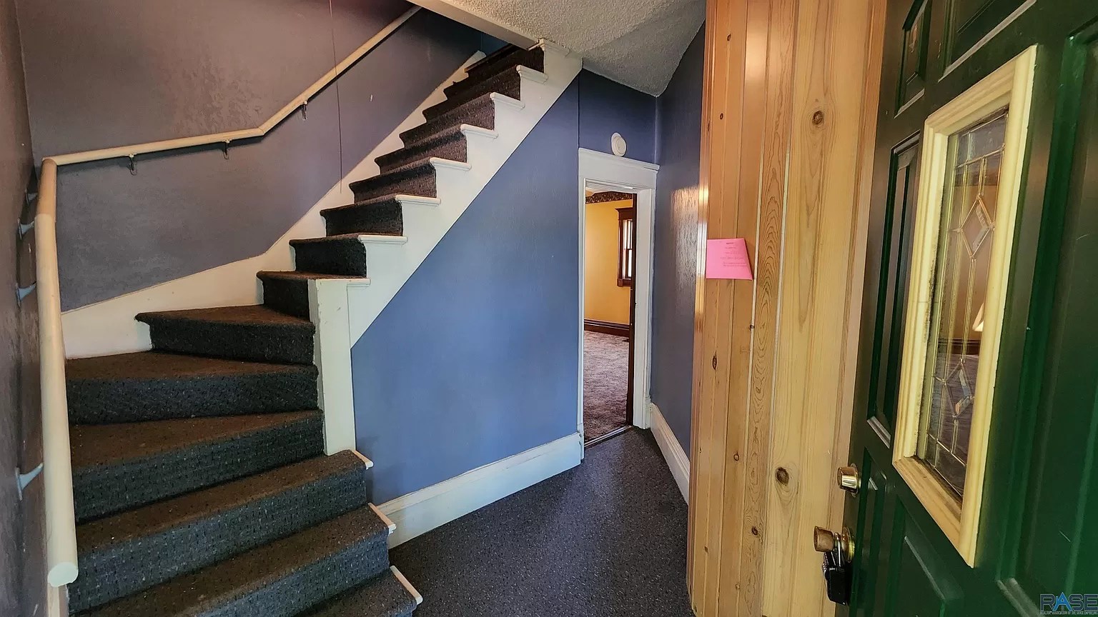 Circa 1910 Victorian Era Affordable Home in Mitchell, SD Under 92K