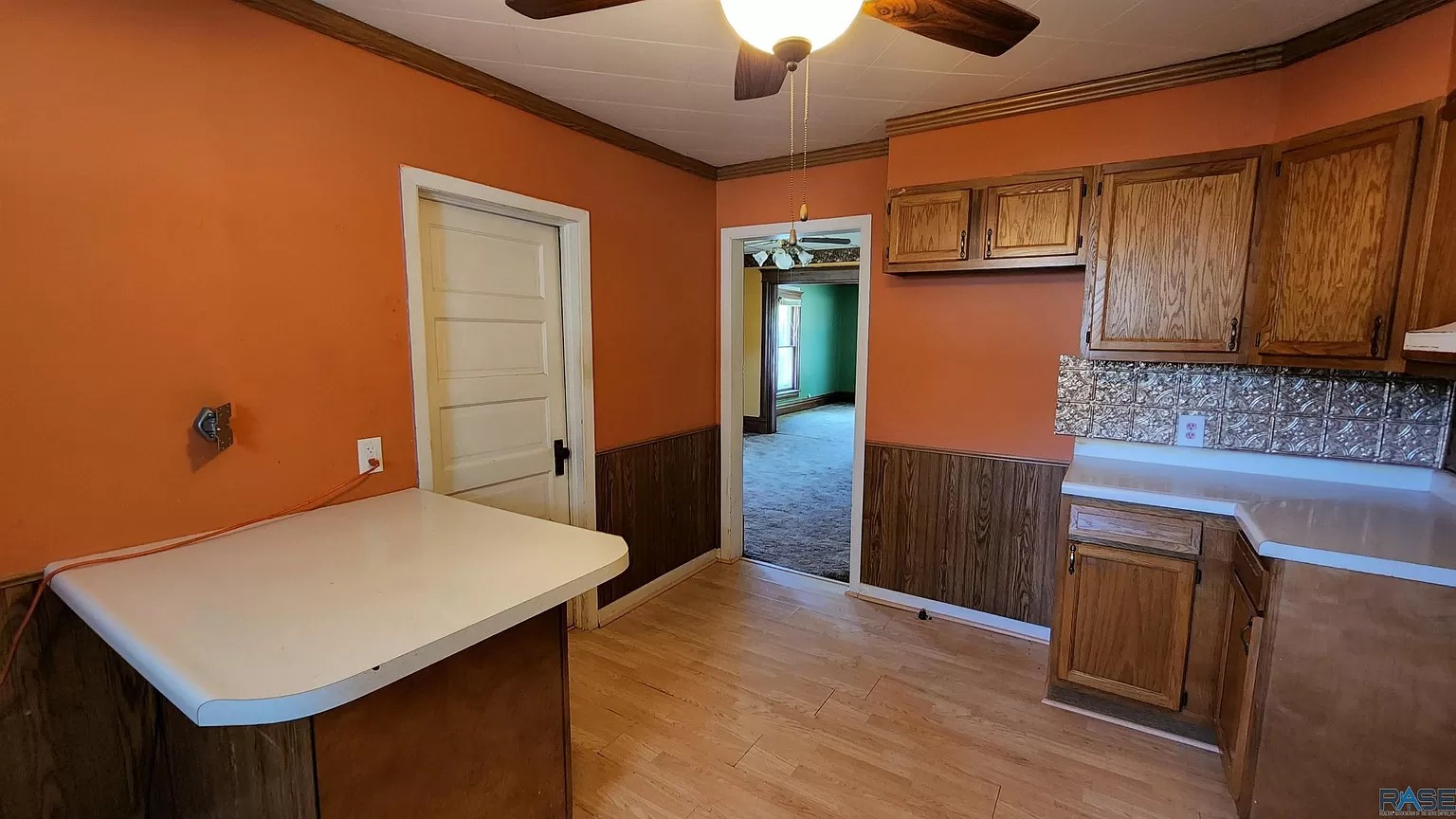 Circa 1910 Victorian Era Affordable Home in Mitchell, SD Under 92K