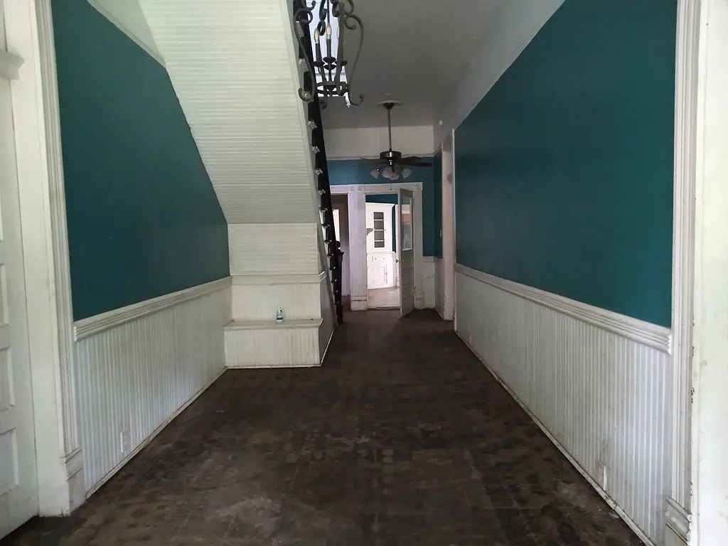 Circa 1905 Victorian Cottage For Sale in Blackshear, GA 70K Pending