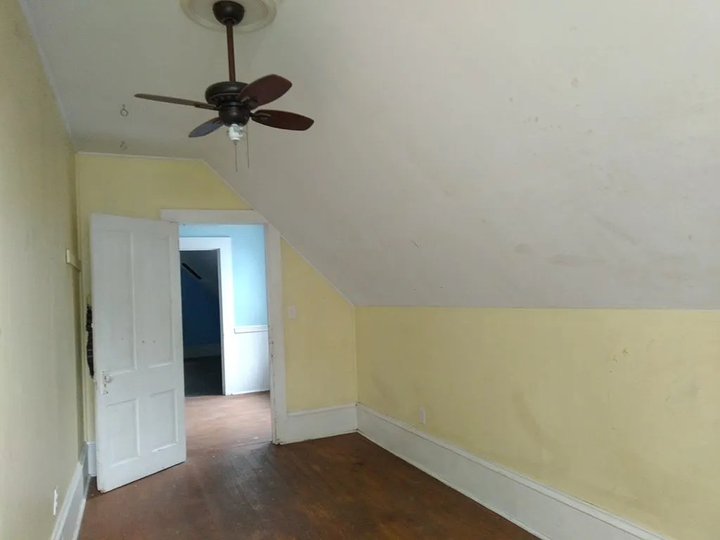 Circa 1905 Victorian Cottage For Sale in Blackshear, GA 70K Pending
