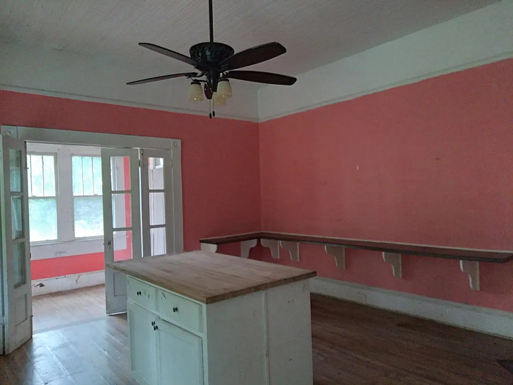 Circa 1905 Victorian Cottage For Sale in Blackshear, GA 70K Pending