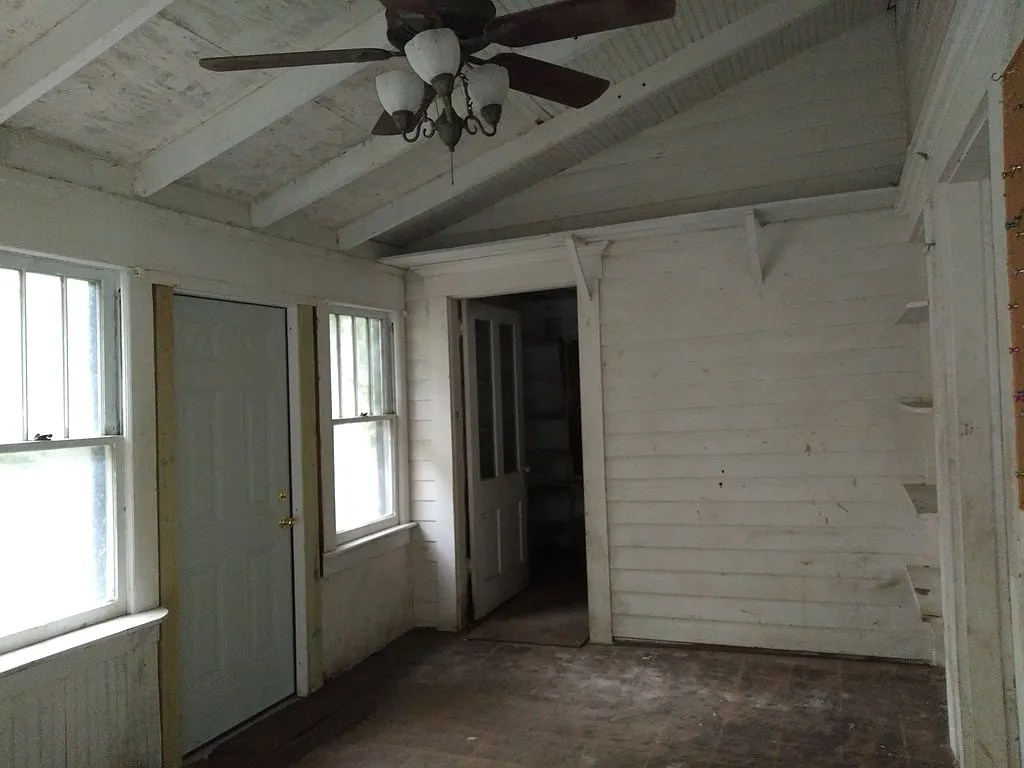 Circa 1905 Victorian Cottage For Sale in Blackshear, GA 70K Pending
