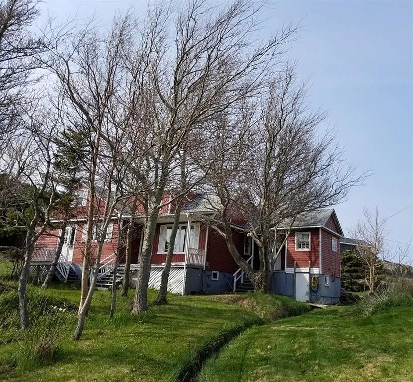 Circa 1962 Home With Ocean View in Morton's Harbour NL, Canada Reduced