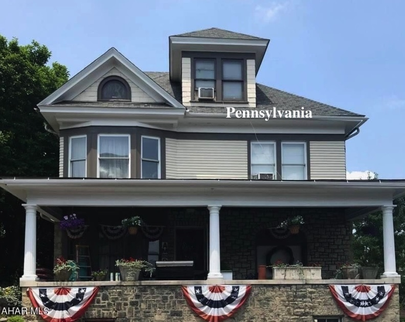 Victorian Home For Sale in Altoona, PA 99K Extraordinary Features(04)
