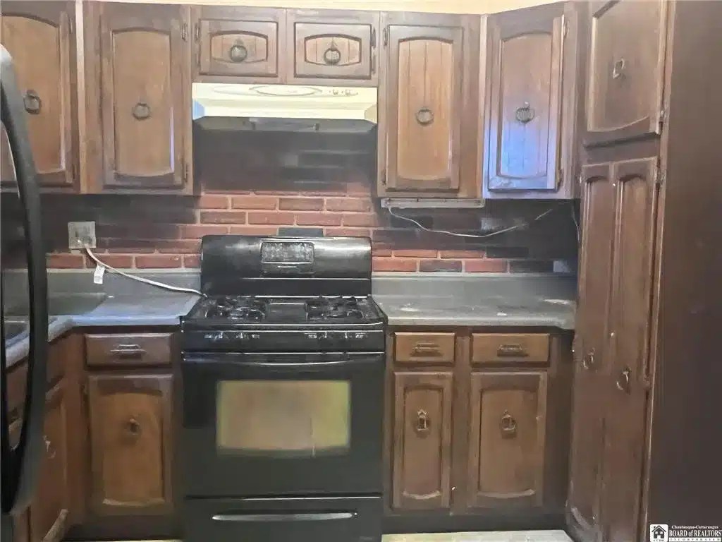 Circa 1920 Foursquare Cheap House in New York Under 75K Old Houses