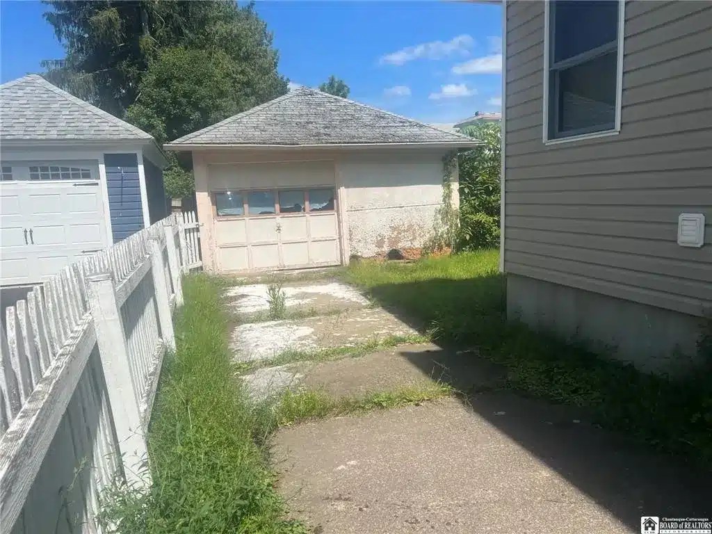 Circa 1920 Foursquare Cheap House in New York Under 75K Old Houses