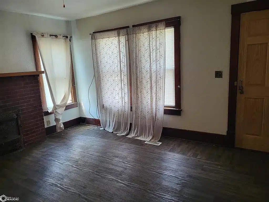 Circa 1910 Cheap House in Iowa Under 90K Old Houses Under 100K