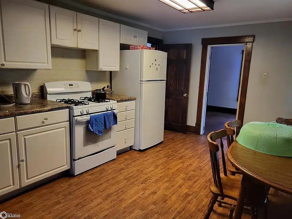 Circa 1910 Cheap House in Iowa Under 90K Old Houses Under 100K