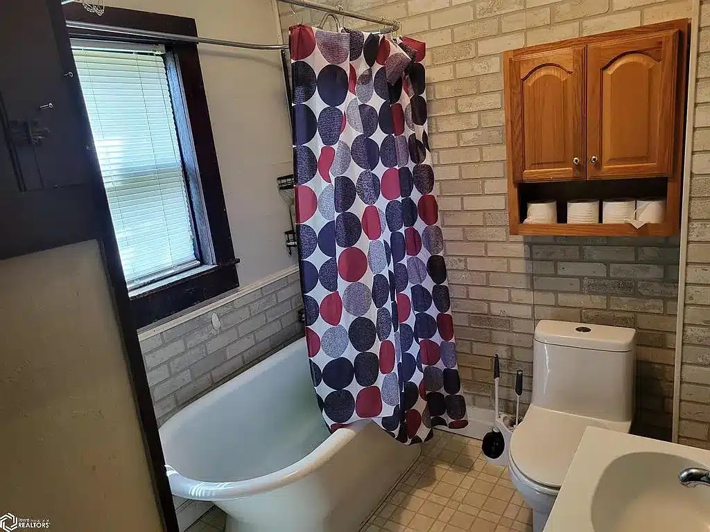 Circa 1910 Cheap House in Iowa Under 90K Old Houses Under 100K