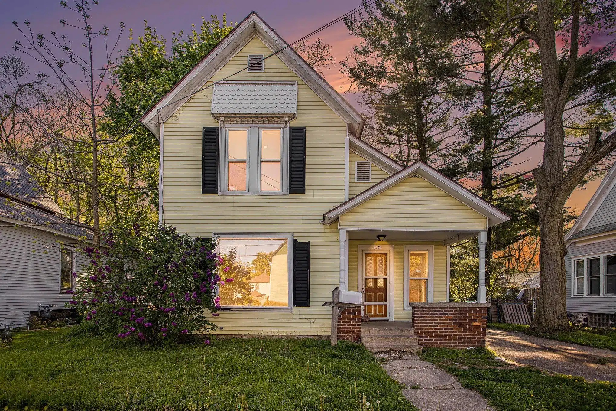 c.1920 Three Bedroom Michigan Handyman Special 100K Old Houses Under 100K