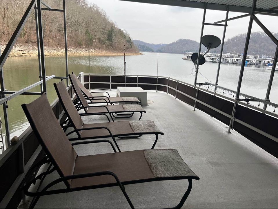 Sold c.1980 Gibson 50 Ft. Executive Houseboat For Sale 46K Old
