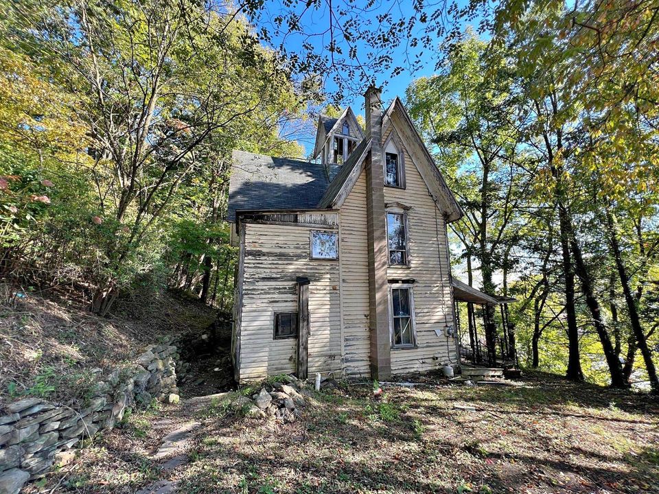 Save This Abandoned House in Shickshinny, PA Sold Old Houses Under 50K