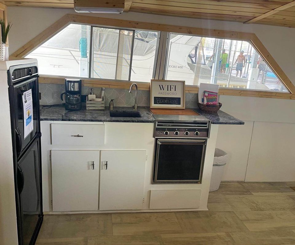 FSBO 1979 Chris Craft 38 Ft. Floating Condo Boat For Sale Lake Ozark