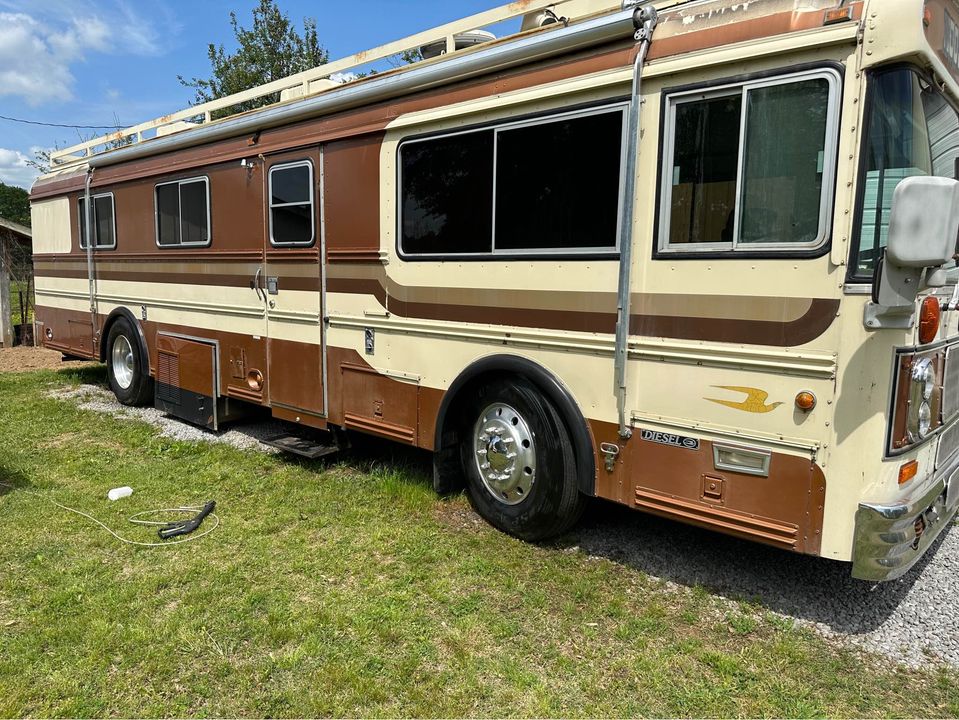 FSBO 1983 Blue Bird Wanderlodge For Sale in Alabama 30K Old Houses Under 50K