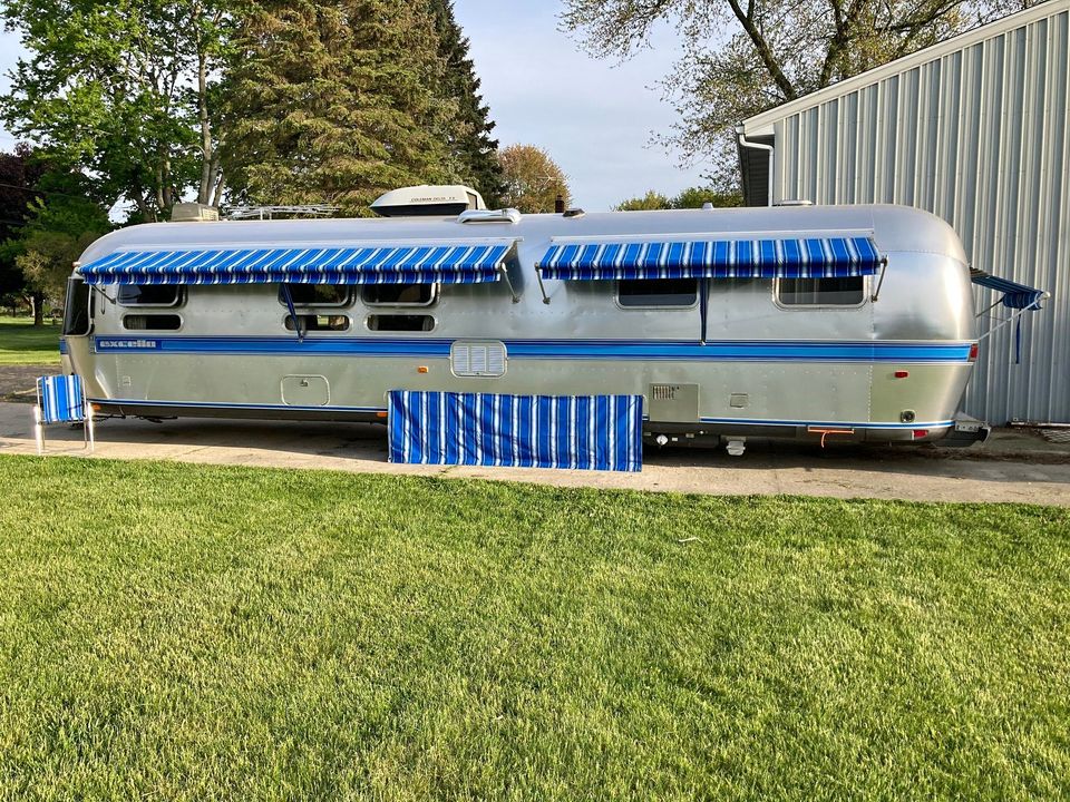 FSBO 1989 Excella 34' Airstream For Sale in Kalamazoo Michigan 30K OBO