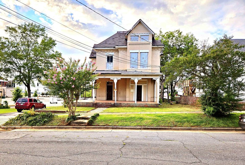 Save This Old FSBO Circa 1890 Alabama Fixer Upper Victorian Under 50K