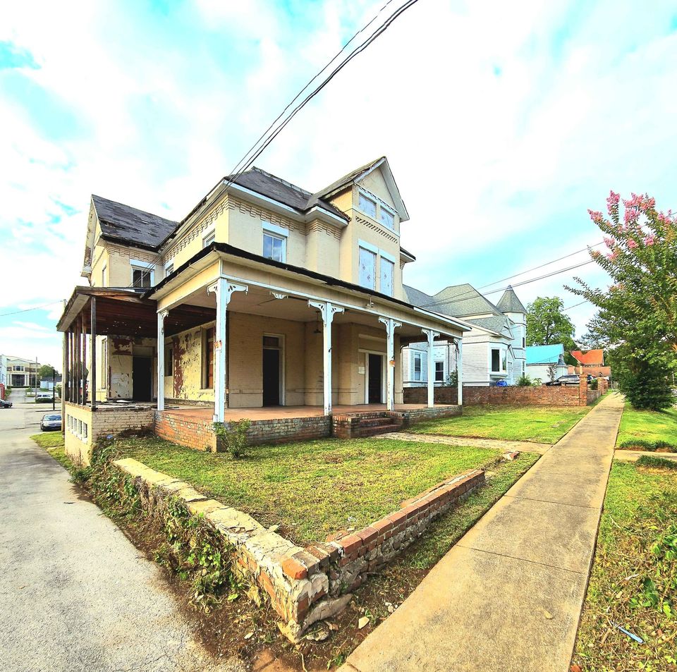 Save This Old FSBO Circa 1890 Alabama Fixer Upper Victorian Under 50K