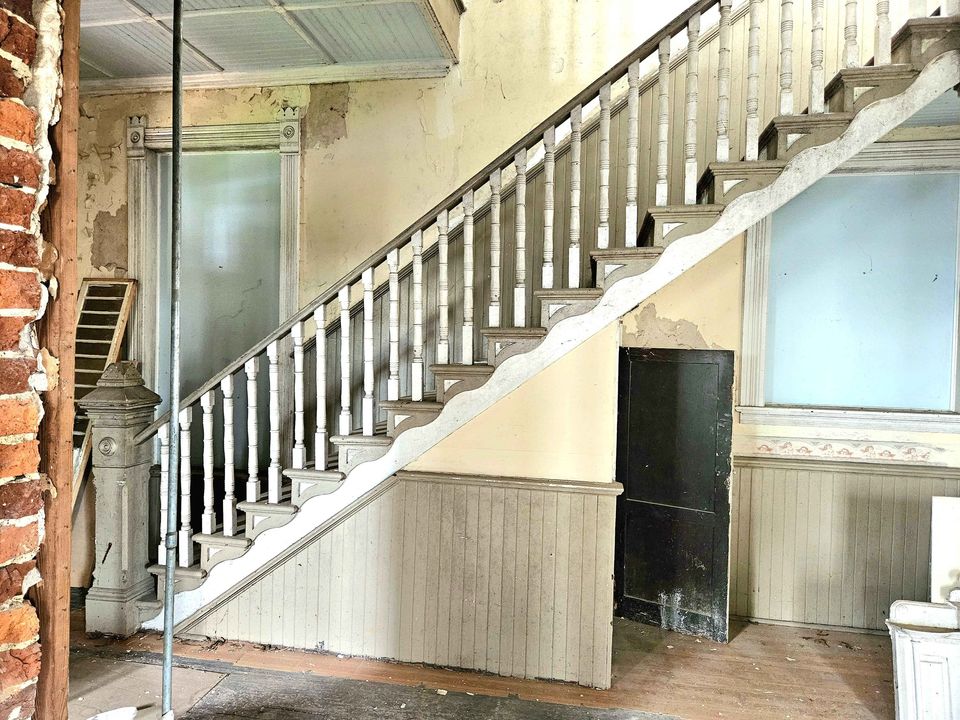 Save This Old FSBO Circa 1890 Alabama Fixer Upper Victorian Under 50K