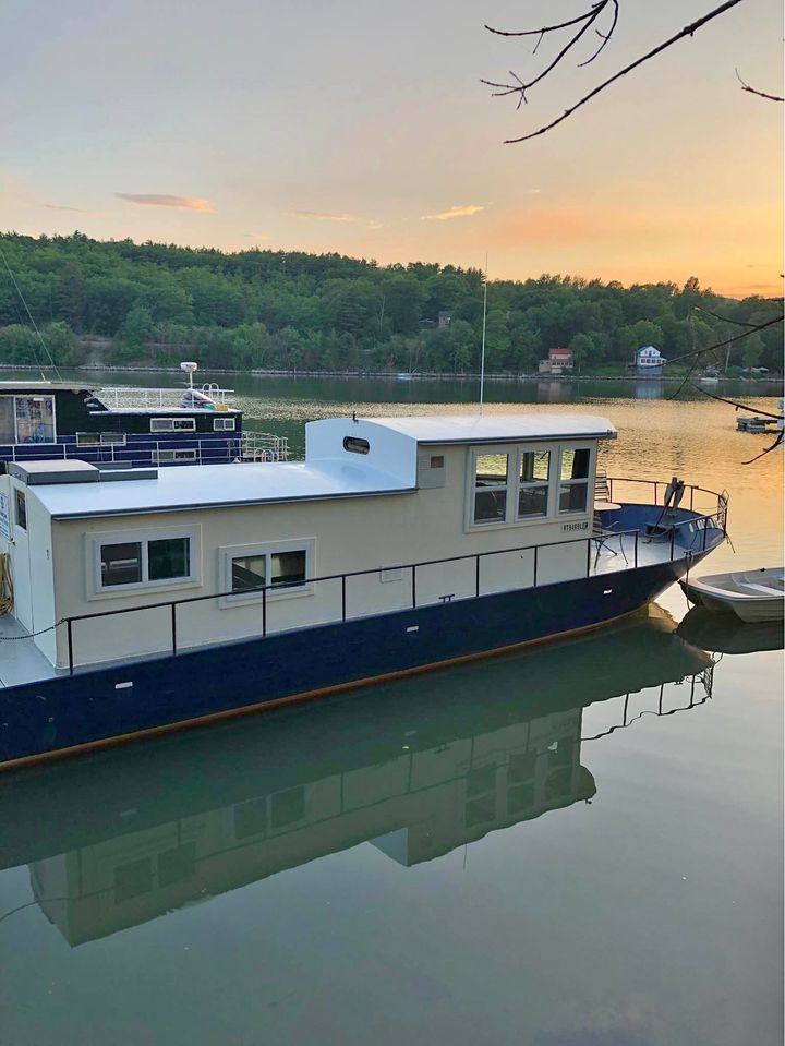 1968 River Queen Houseboat For Sale By Owner in Vermont Under 39K