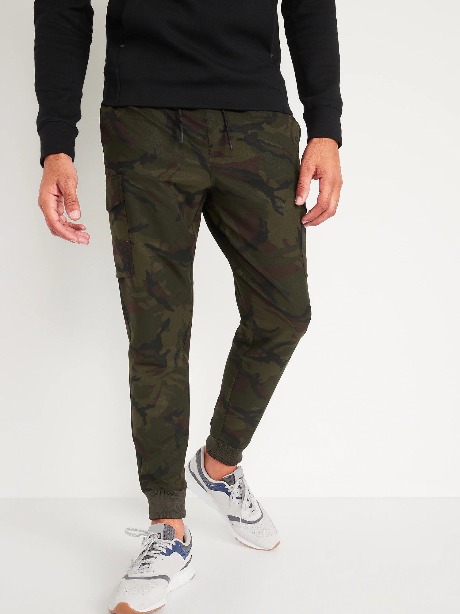 StretchTech WaterResistant Camo Jogger Cargo Pants for Men Old Navy